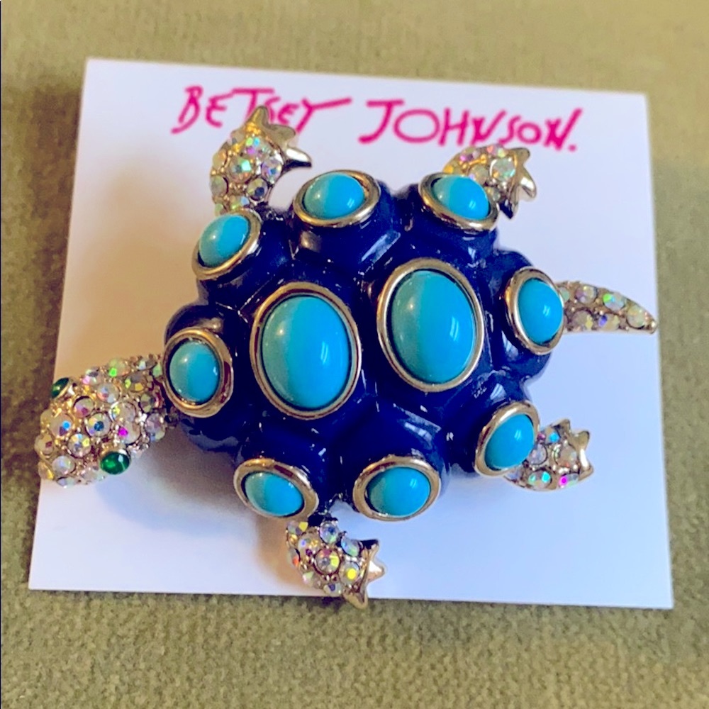 Betsy Johnson sea turtle 🐢 pin